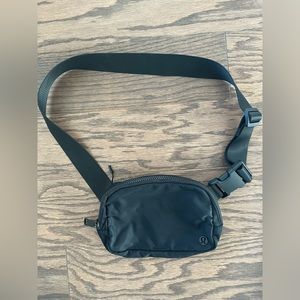 Lululemon Everywhere Belt Bag